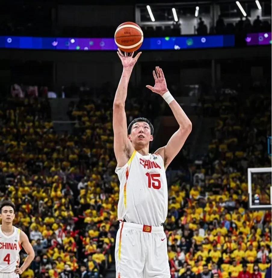 中国男篮NBA夏联集锦周琦17分9板，中国男篮胜黄蜂的简单介绍
