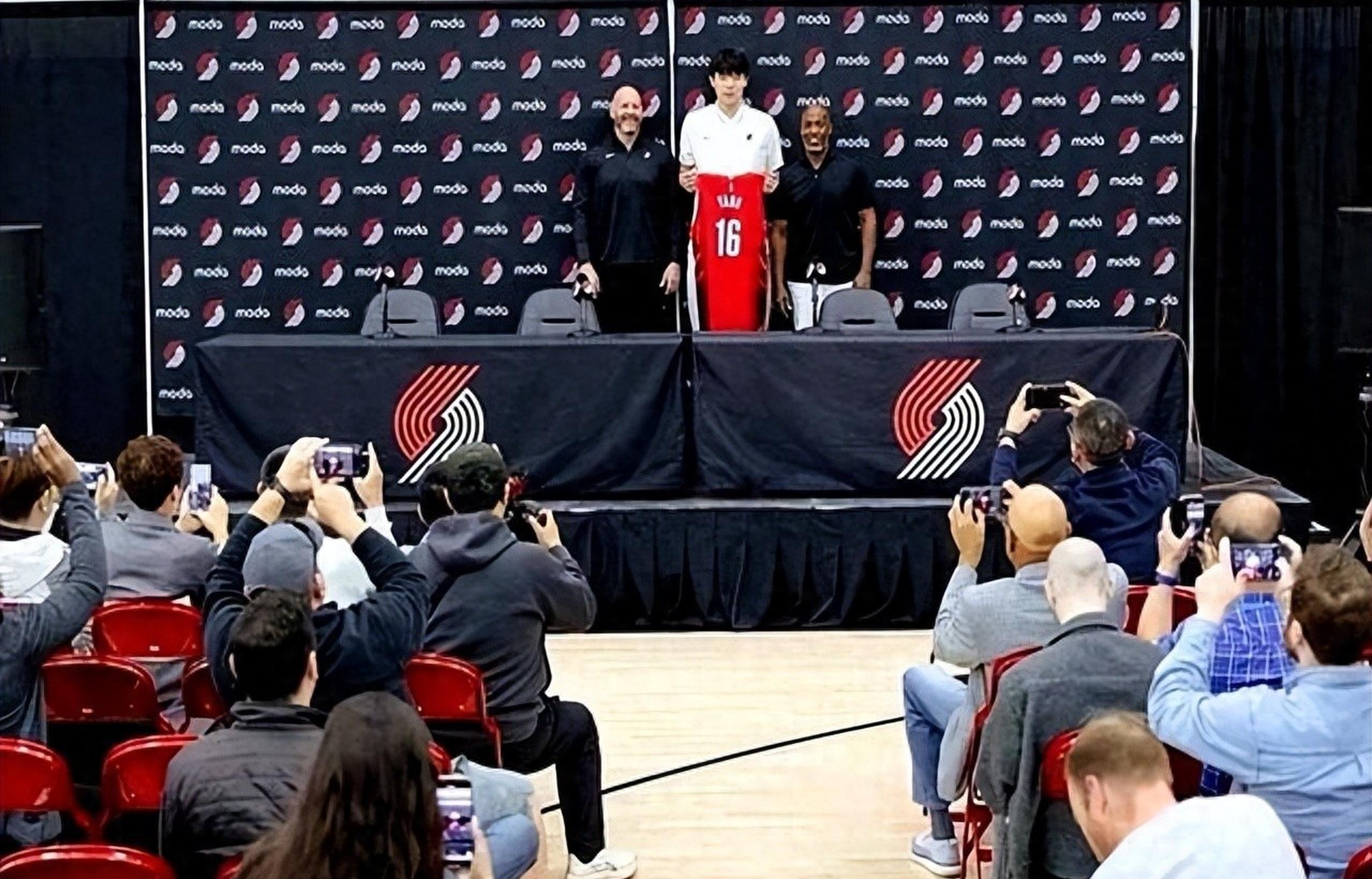 关于杨瀚森15分3板2帽NBA夏联开拓者击败鹈鹕的信息